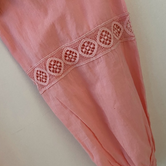 Dress with eyelit detail - Picture 4 of 7